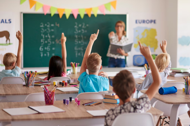 The Importance of Lifelong Learning: Encouraging Continuous Education and Professional Growth
